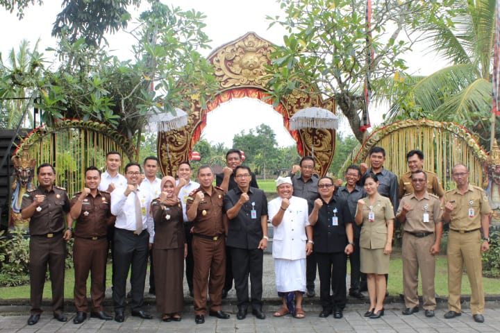 MoU PDAM KABUPATEN GIANYAR DENGAN KEJARI GIANYAR